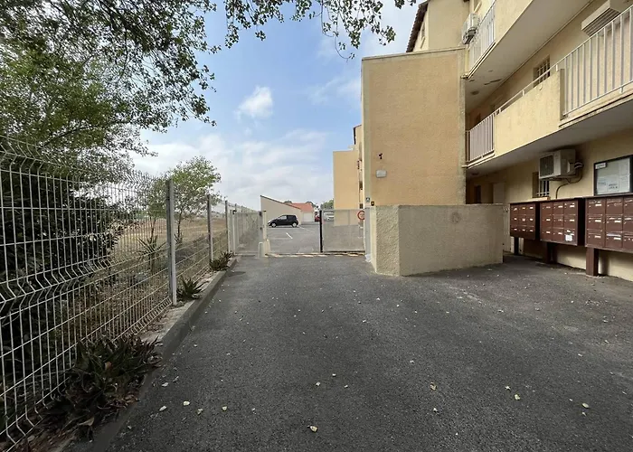 T2 Avec Piscine, Parking, Animaux Admis - Proche Saint-cyprien - Fr-1-106-84 *
